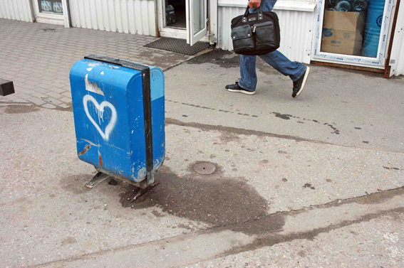 love_trash_klein